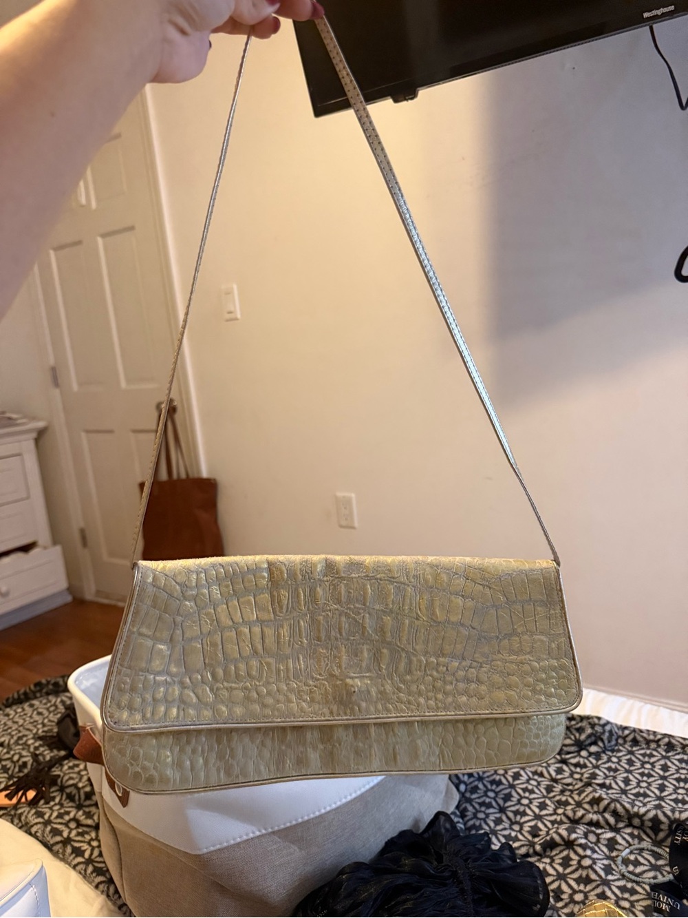Croc-Embossed Shoulder Bag in Light Metallic Gold
